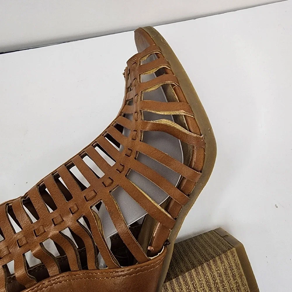 Rampage Womens Gladiator Heeled Sandals Size 8.5M Brown Open Toe Zip‎ Closure